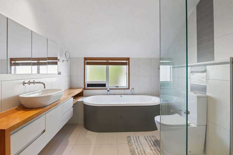 2/22 Queens Parade Devonport_8