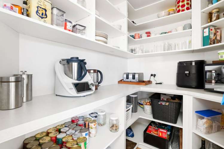 23 Hill Tops Way Stoke_14