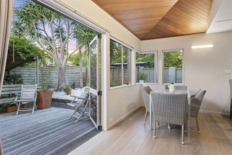 84a Beach Road Castor Bay_7