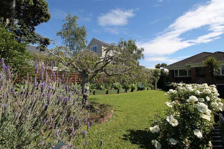 68 Beach Road Mellons Bay_8