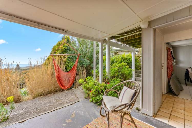 27 Domain Crescent Muriwai Beach_21