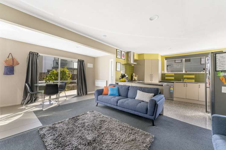 58 Beach Road Waikawa_3