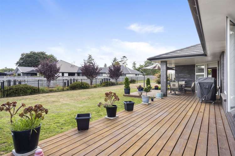 6 Plescher Crescent Leamington_22