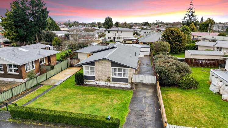 69 Resthill Crescent Glenview_28