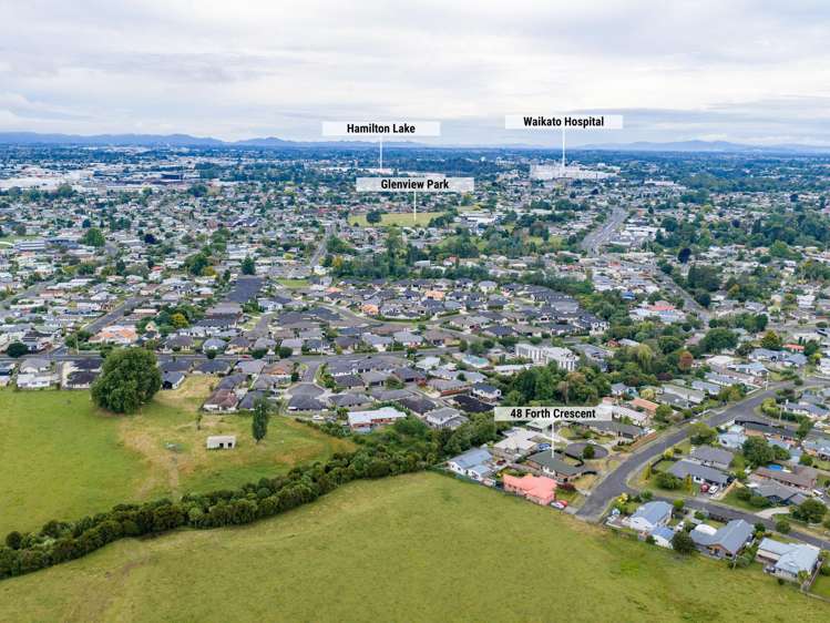 48 Forth Crescent Glenview_18