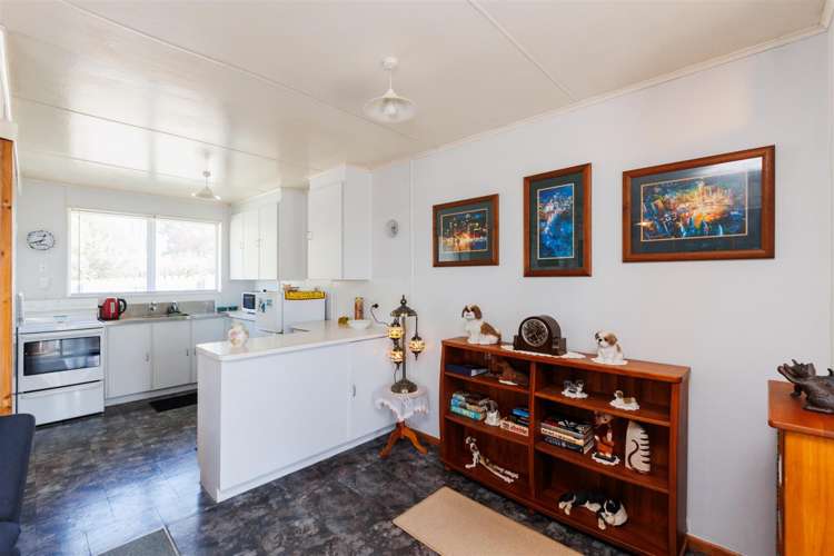 149a High Street Bulls_9