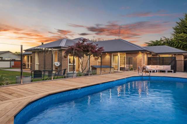 S T R E T C H  Out  this  Summer