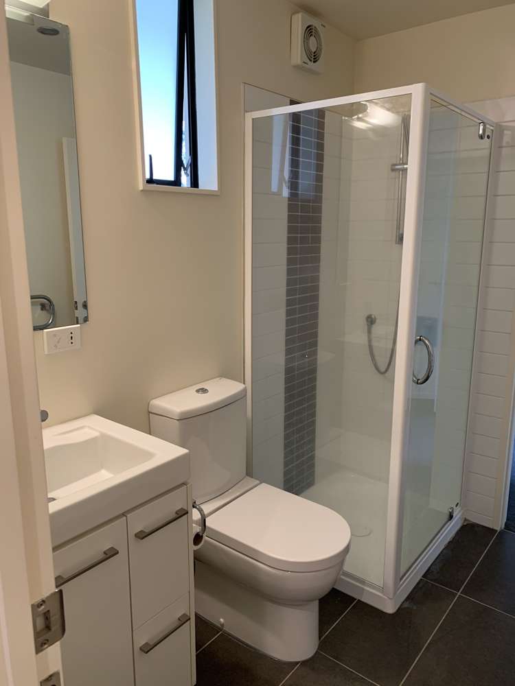 B304/525 East Coast Road Browns Bay_6