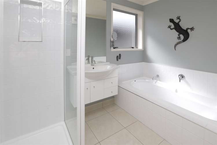 8 Ashington Grove Huntington_9