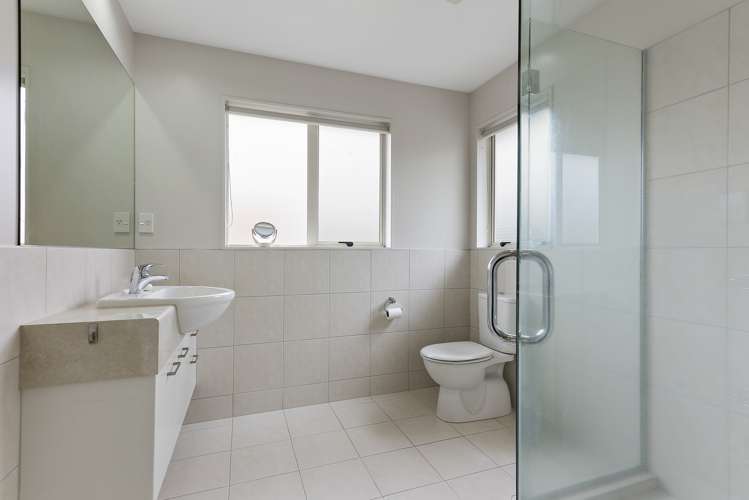 2 Vinograd Drive Te Atatu Peninsula_31