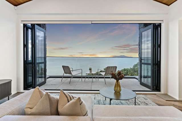 OVER 2000m2 OF WATERFRONT