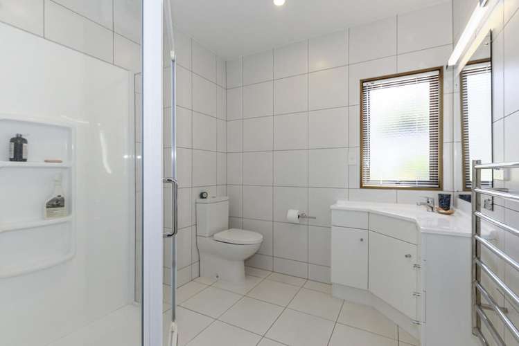 20 Wairata Place Te Atatu South_11