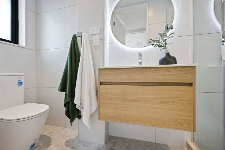 10-17/4 Springbank Lane Te Atatu Peninsula_32