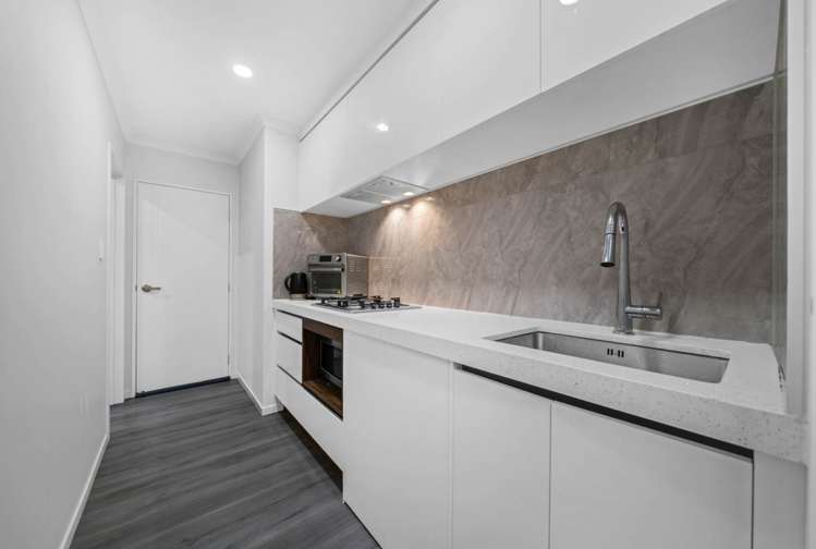 23 Ballyliffin Drive Flat Bush_7