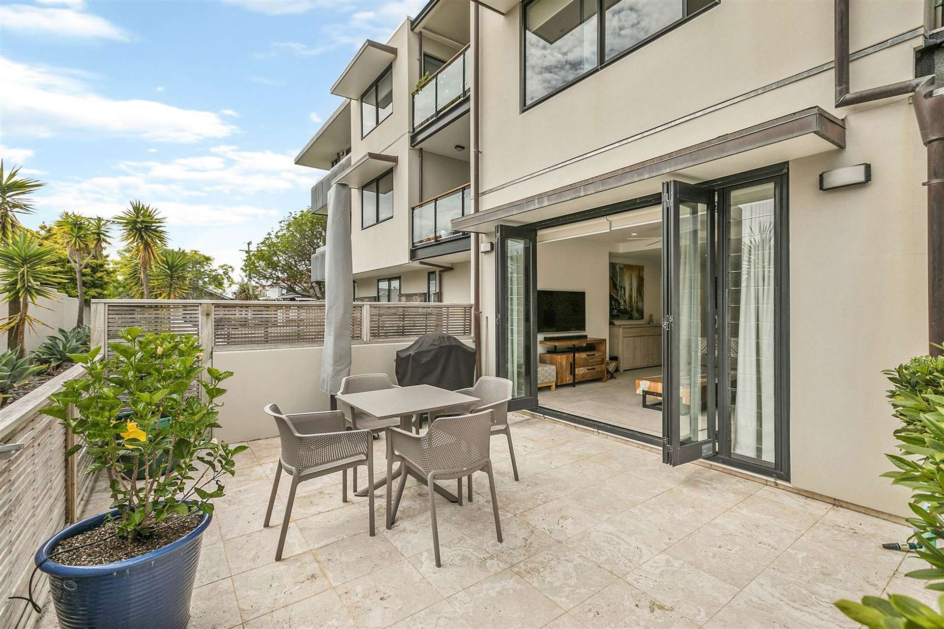 2/2a Frieston Road Milford_0