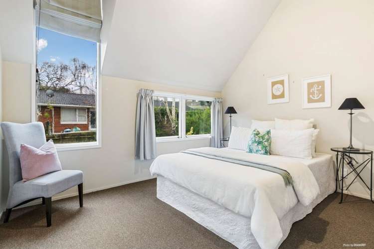 2/27 Lagoon Drive Panmure_5