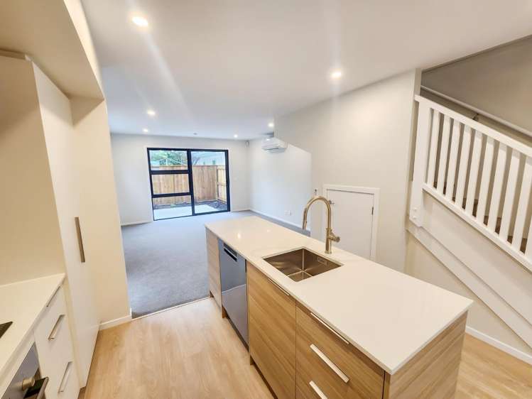 6/31 Wainuiomata Road 10629_2