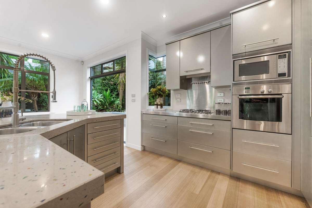 1A Whitby Crescent_3