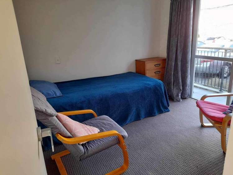 E5/60 Masons Road Oteha_7