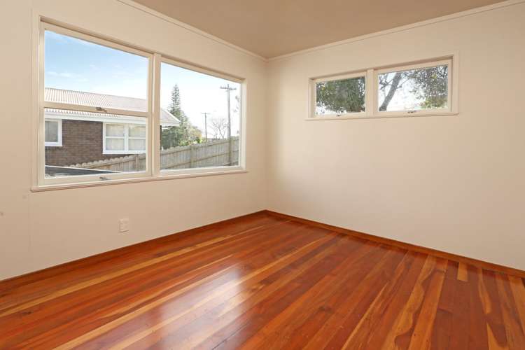 23 Castaing Crescent Te Atatu South_15