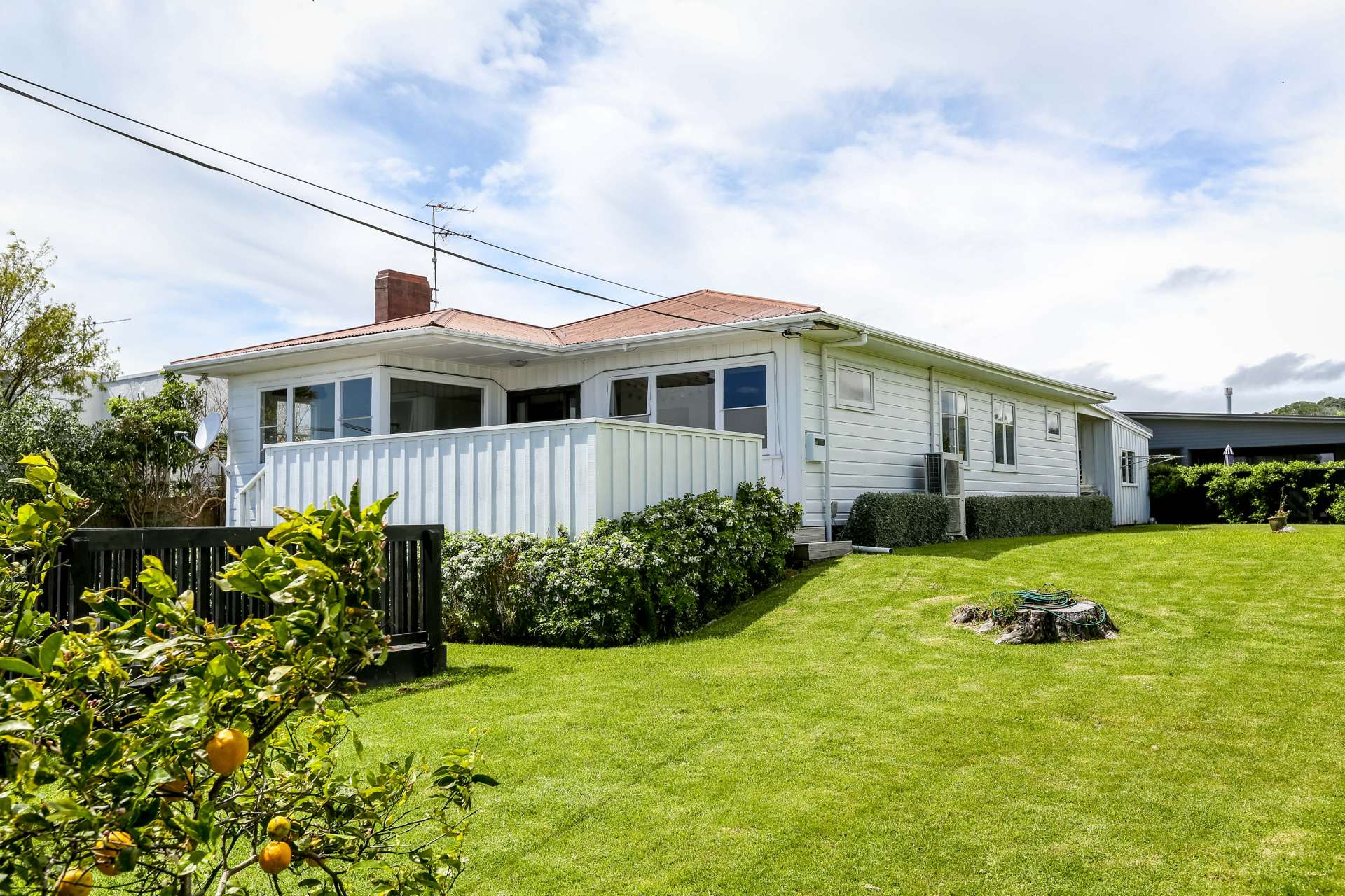 54 Waiwaka Terrace Strandon_0