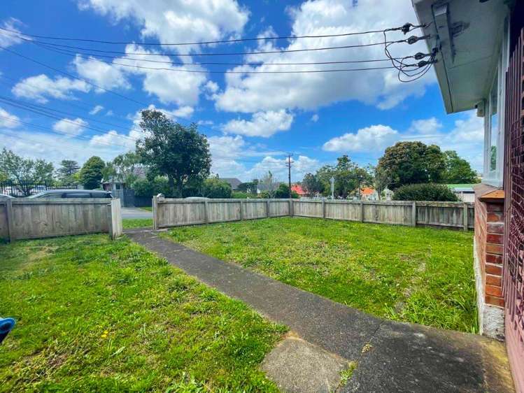 1/3 Hallam Street Mount Albert_15