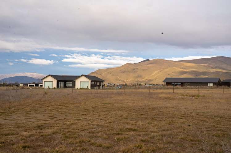 15 Tussock Crescent Twizel_7