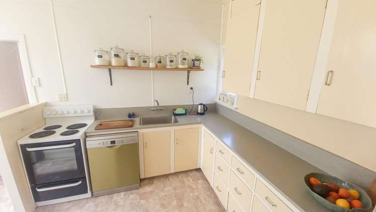 11,13 Birch Street Tuatapere_6