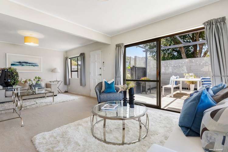 2/3 Regia Close Half Moon Bay_1