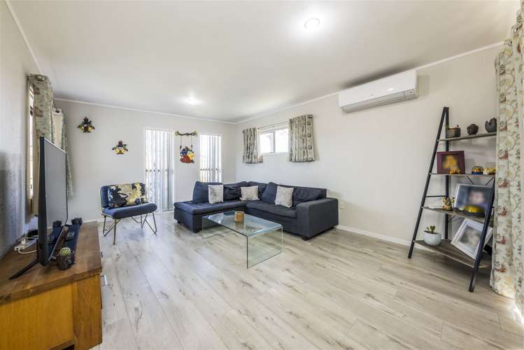 2/1 Peguero Place Totara Heights_5