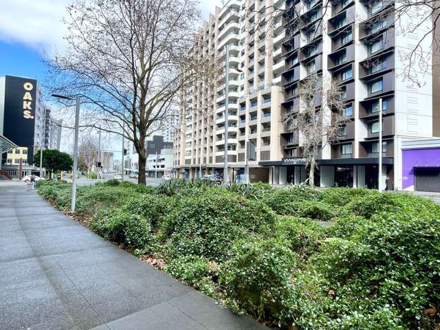 1005/47 Beach Road City Centre_3