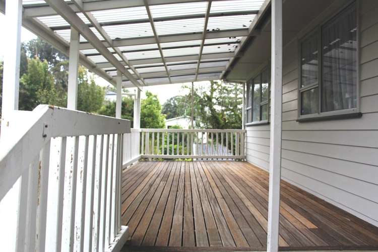 27 Lemnos Place Titirangi_1