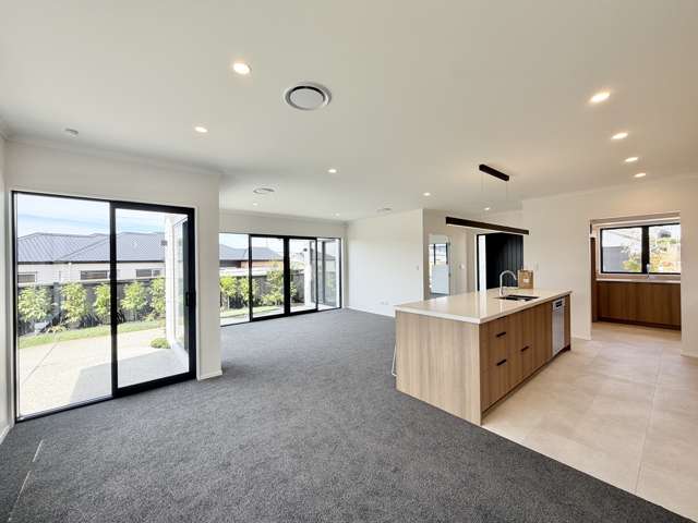 16 Tukutata Crescent Milldale_3