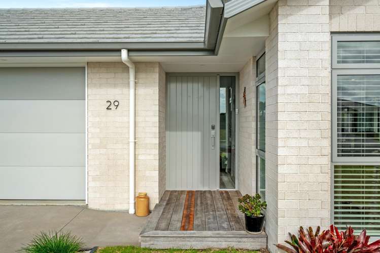 29 Saint Michael Crescent One Tree Point_28