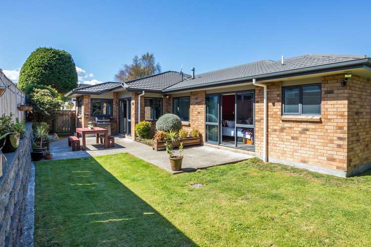 5 Colin Guppy Crescent Riverstone Terraces_19