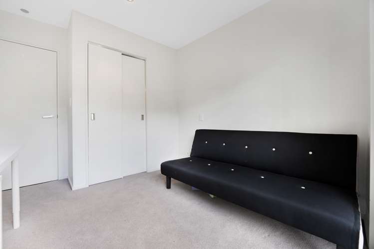 E4/71 Spencer Road Oteha_11