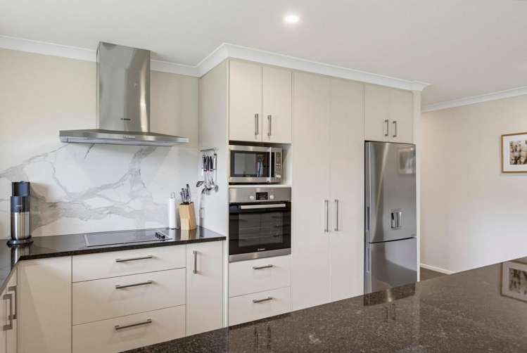 35 Waipunahau Road Waikanae_19