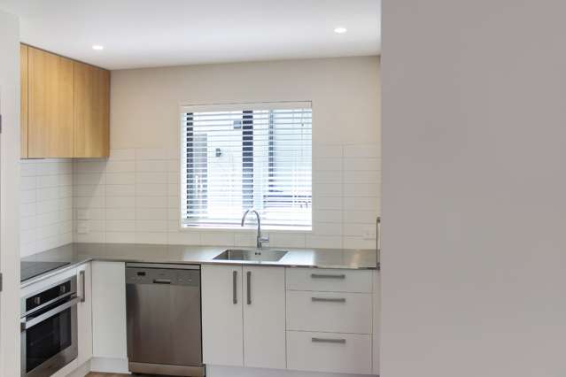 8/306 Worcester Street 1419_2