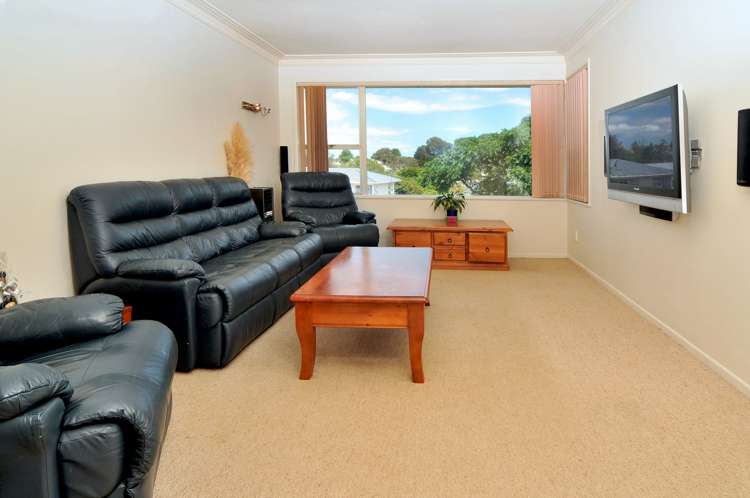 12 Hobart Crescent Wattle Downs_2