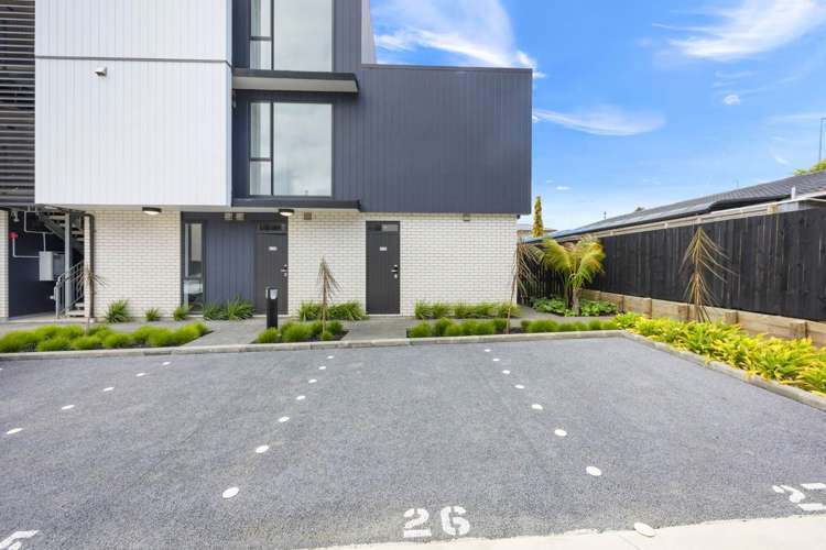 1/16 Treasure Lane Te Atatu South_10