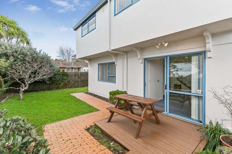 8a Riverview Road New Lynn_14