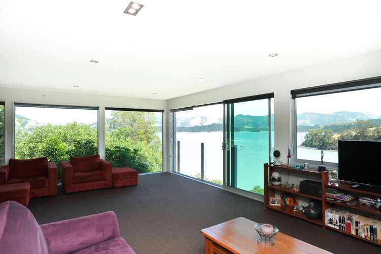 389 Marine Drive Charteris Bay_6