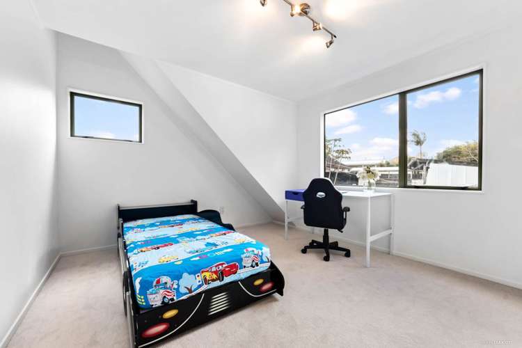 1/10 Thomas Rea Place Te Atatu South_11