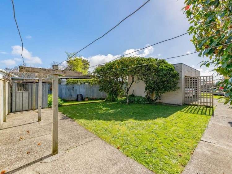 2/1003 Fergusson Drive Ebdentown_9