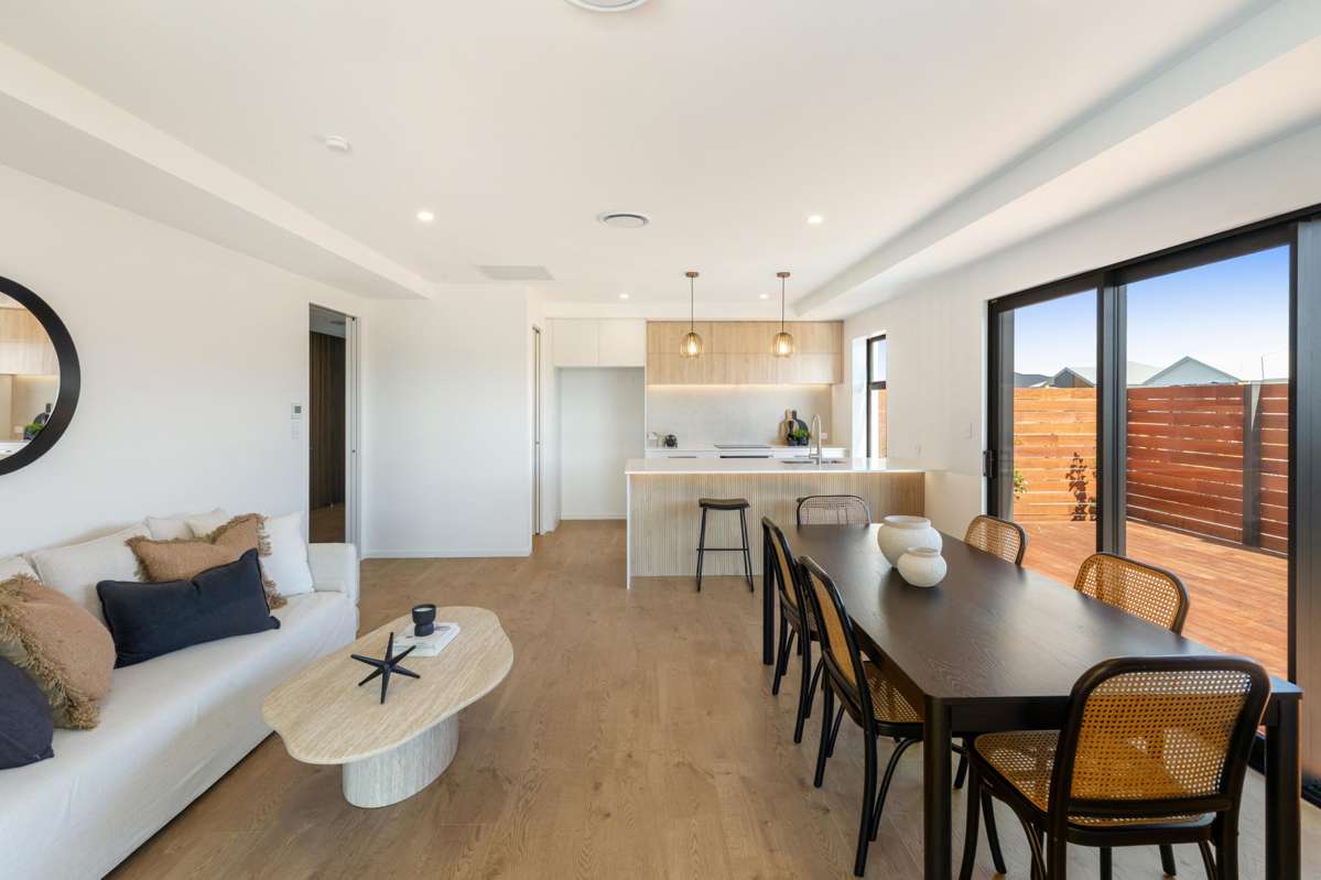 42 Frederick Busch Crescent_2
