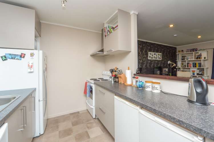 18a Saxbys Road Glenview_6