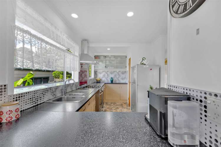 1/10 Sentosa Place Clover Park_5