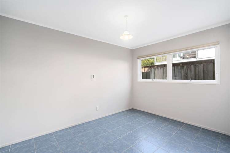 63 Parr Terrace Castor Bay_17