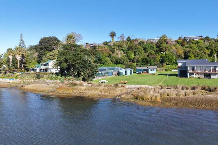 253 Pouewe Street Kawhia_23