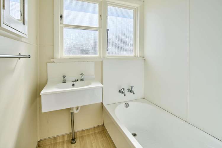 3 - 5 York Place Cannons Creek_7